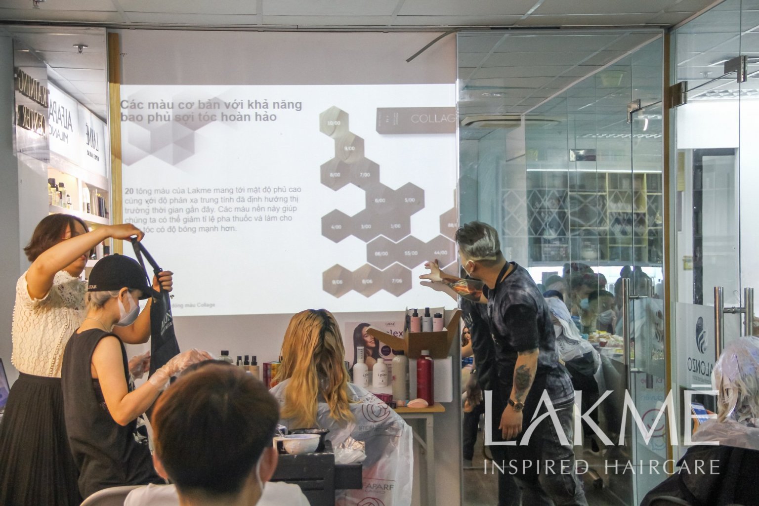 “Bật mí” quý giá về màu nhuộm đỉnh cao trong Technical Workshop Lakme 2022 tại Hà Nội