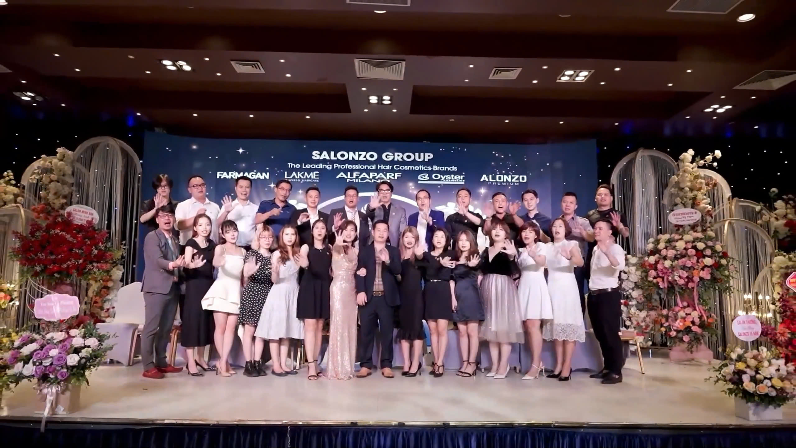Tập thể công ty Salonzo